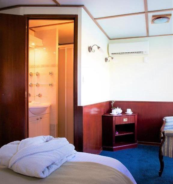 Bateau Hotel A Quai Le Chardonnay 亞維農 客房 照片
